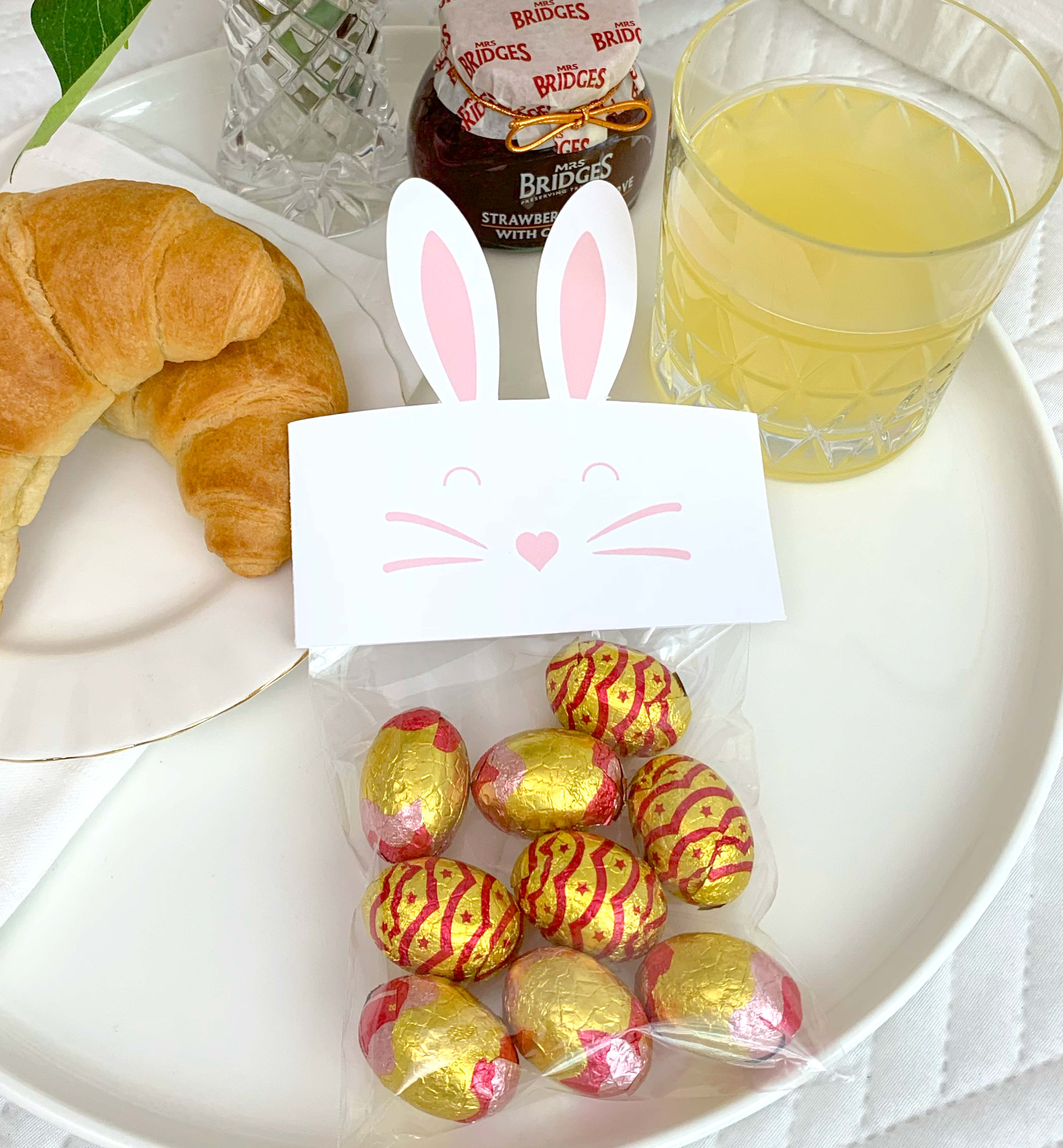 EAS-WTP-6-B2625 - EASTER - WHITE PINK - EASTER BUNNY TREAT BAG TOPPER design preview