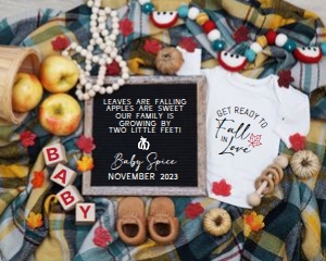 Apples, Leaves & Plaid Fall Pregnancy Announcement (2 Feet): Apples, Leaves & Plaid Fall Pregnancy Announcement (2 Feet)
