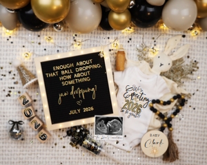 (Sonogram) New Years Eve Pregnancy Announcement 14 (Ball Dropping): New Years Eve Pregnancy Announcement 14 (Ball Dropping)