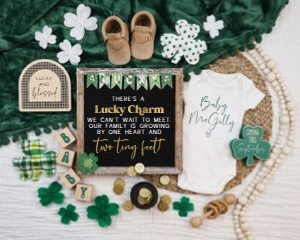 Lucky Banner Boho St Patrick's Day Pregnancy Announcement (1 Heart 2 Feet): Lucky Banner Boho St Patrick's Day Pregnancy Announcement (1 Heart 2 Feet)