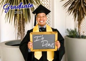 Grad Pic Invite- 5 x7- Horizontal- Back: Horizontal Grad Invite with Picture- Male